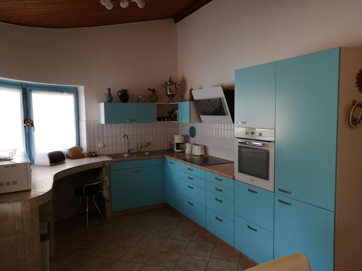 Anna Vendeghaz Apartment เคสเท ภายนอก รูปภาพ